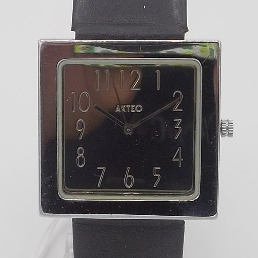 Akteo carré miroir- montre quartz-Horloger de Battant-Besançon