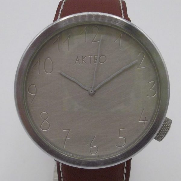 Akteo "48"- montre quartz-Horloger de Battant-Besançon