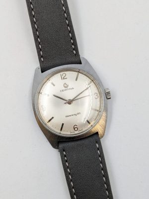 Montre vintage de la marque suisse Certina, boite chromée
