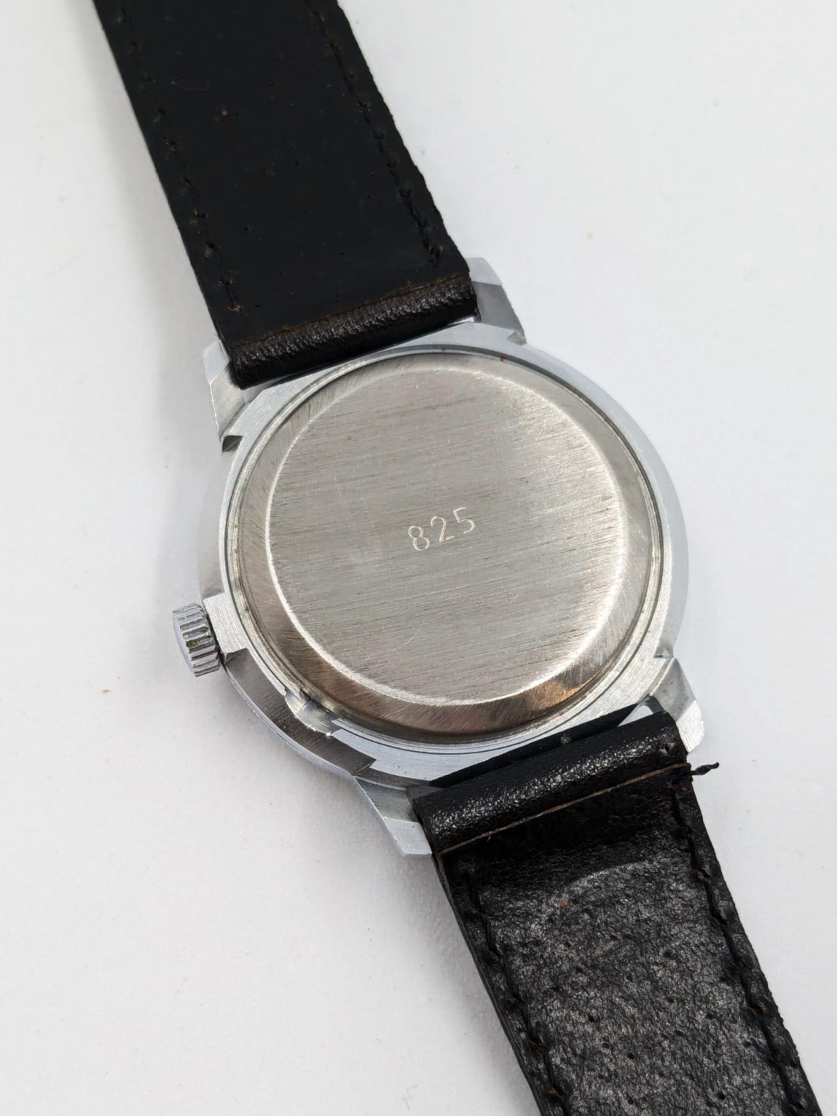 Montre vintage cadran tout le monde n'a pas la chance d'avoir des parents communistes horlger battant