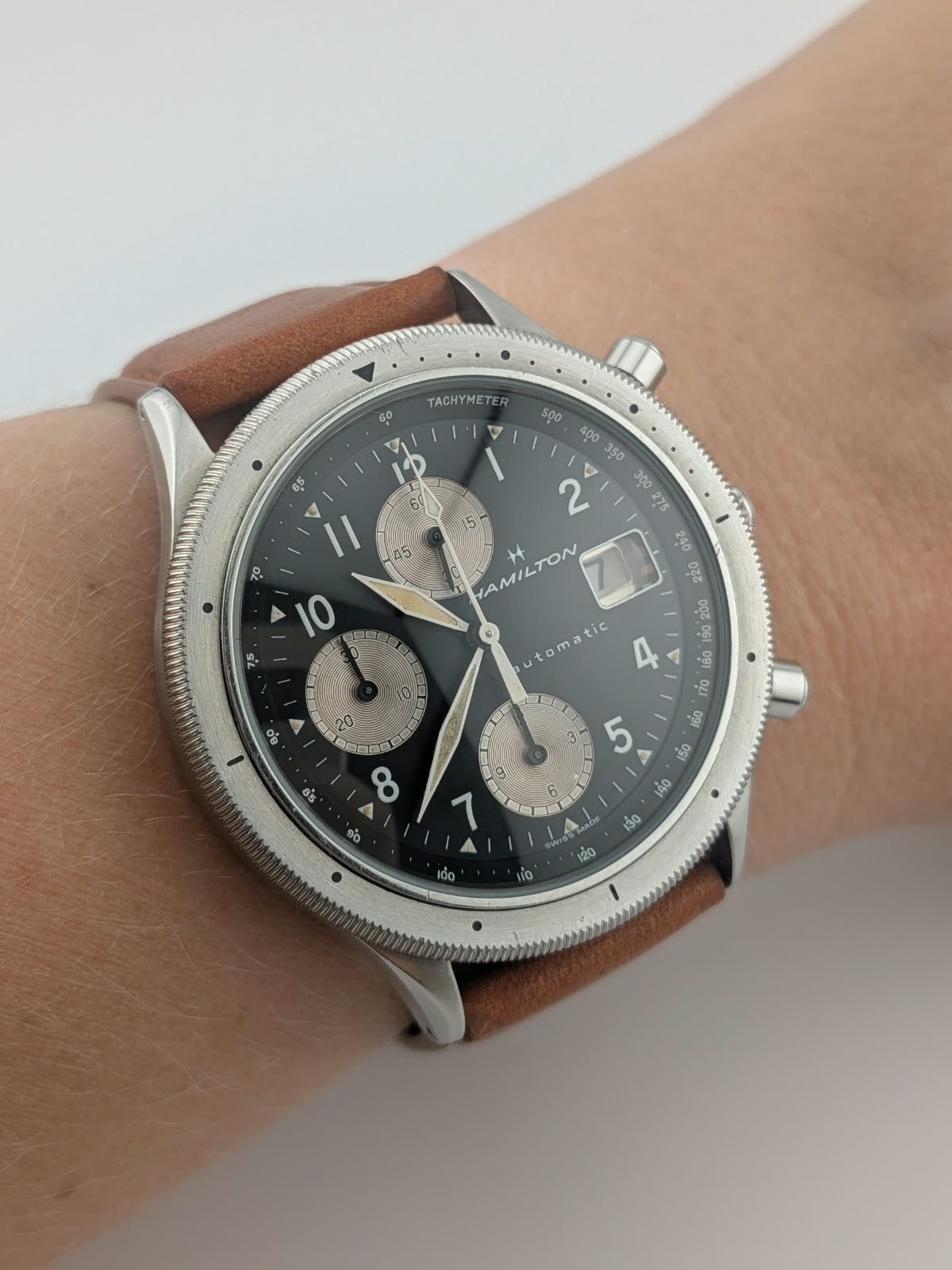Hamilton-chronographe-khaki-automatique-cadran-noir