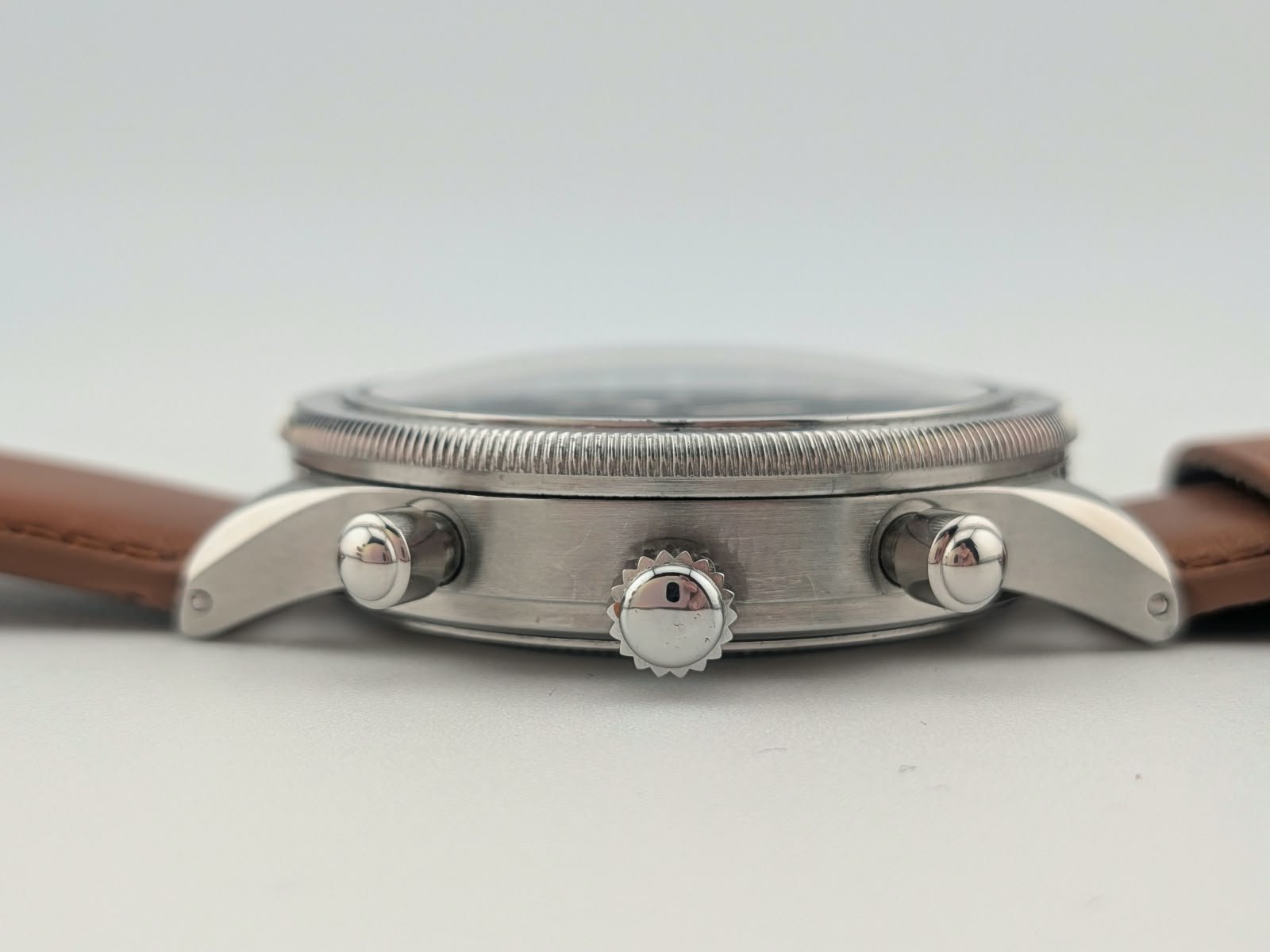 Hamilton-chronographe-khaki-automatique-cadran-noir