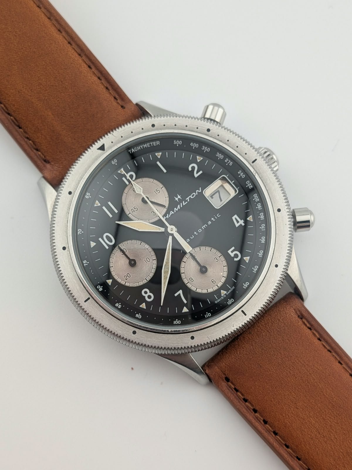 Hamilton-chronographe-khaki-automatique-cadran-noir
